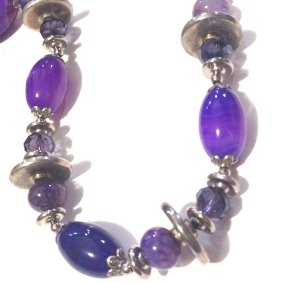 SHADES OF PURPLE AND SILVER BEADED HEAVY NECKLACE WITH SILVER DISCS - Picture 8 of 8